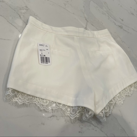 NWT Forever 21 off white lace hem shorts - Picture 13 of 16